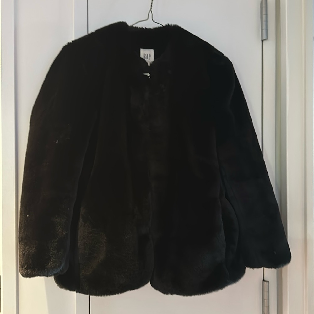 GAP faux fur elegant coat size S